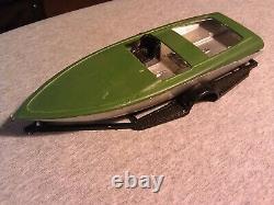 1/25 Scale Vintage Boat and Trailer Parts Junkyard