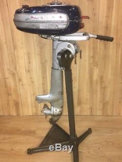 Antique Outboard 1948 3hp 1 Cyl Hiawatha Outboard motor vintage
