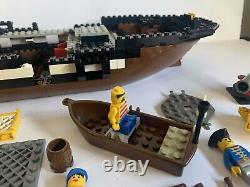 LEGO Pirates I Boat hull, masts, parts from Black Seas Barracuda 6285 (1989)