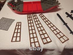 LEGO Pirates Red Beard Runner 6289 Ship Hull Parts MASTS RIGGING 2556 2558 2560