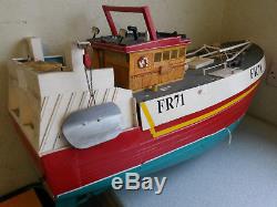 Large Vintage Model Fishing Boat- Part Electrics- Fr71- 30 Inches- Fraserburgh