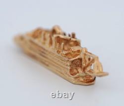 Mississippi Queen Boat Vintage 14K Yellow Gold Charm Moving Wheel 3.6 grams