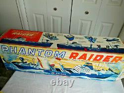 PHANTOM RAIDER BOAT SHIP Ideal vintage PR-135 Motor runs/parts repair with box