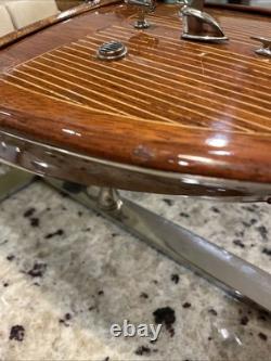 RIVA AQUARAMA ITALIAN SPEEDBOAT 26 With METAL STAND FOR PARTS OR REPAIR LOOK