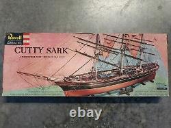 UNBUILT Revell vintage Cutty Sark H364-995 plastic model ship 1/96 opened PARTS