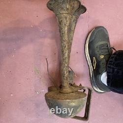 VTG Dual Trumpet Air Horn 14/16Car Truck RV Boat, Parts, Or Repair B47