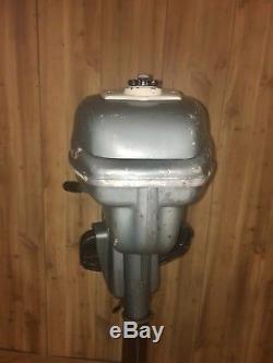 Vintage 1956 3hp 1 Cylinder Sea King Gale Outboard motor Antique Outboard