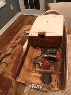 Vintage Chris Craft Super Deluxe Cruiser R/C Model Boat 28 Parts/Repair
