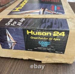 Vintage Dumas Huson 24 Sailboat Kit # 1118 ABS Plastic AS ISFor Parts