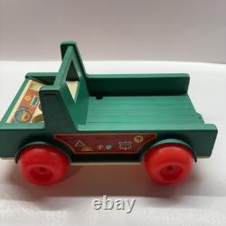 Vintage Fisher Price Little People Play Family Camper Truck with Boat 994 Parts