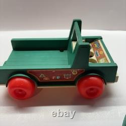 Vintage Fisher Price Little People Play Family Camper Truck with Boat 994 Parts