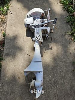Vintage Gas Powered Outboard Boat Motor AS-IS FOR PARTS MN# 091107 SN# 31568