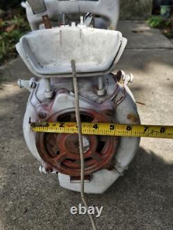 Vintage Gas Powered Outboard Boat Motor AS-IS FOR PARTS MN# 091107 SN# 31568