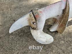 Vintage Gas Powered Outboard Boat Motor AS-IS FOR PARTS MN# 091107 SN# 31568