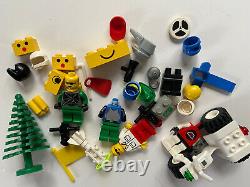 Vintage LEGO PARTs LOT 4lbs 1970s/1980s Minifigures Trike Boat Wheels Windows &&