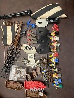 Vintage LEGO Pirate Minifigure LOT Parts Mast Rope Bridge Boats Sail Wall