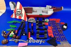 Vintage Lego Pirates Bundle inc Captain Redbeards Pirate Ship 7075 Parts