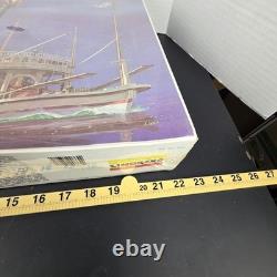 Vintage Lindberg Robert E. Lee Mississippi Steamboat 1/163 Scale Plastic Model