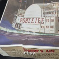 Vintage Lindberg Robert E. Lee Mississippi Steamboat 1/163 Scale Plastic Model