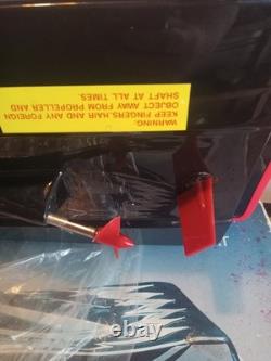 Vintage Phantom 28 RC Boat with Original Box PLEASE READ NO REMOTE FOR PARTS (BB)