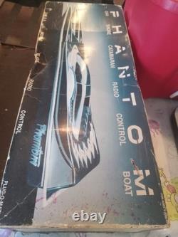 Vintage Phantom 28 RC Boat with Original Box PLEASE READ NO REMOTE FOR PARTS (BB)