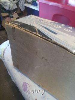 Vintage Phantom 28 RC Boat with Original Box PLEASE READ NO REMOTE FOR PARTS (BB)