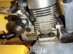 Vintage RC Nitro Boat For Parts Or Repair Cen Aqua Jet