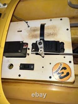 Vintage RC Nitro Boat For Parts Or Repair Cen Aqua Jet