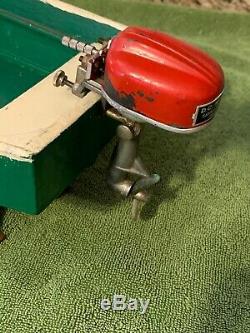 Vintage Saki Seisakusho Outboard Motor Japan with wooden boat, Parts/repair