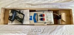 Vintage Shockwave 26 RC Boat in box Parts As Is Remote 2 Battery Packs & Manual