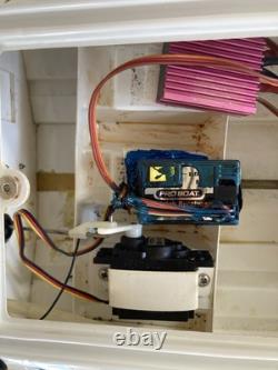 Vintage Shockwave 26 RC Boat in box Parts As Is Remote 2 Battery Packs & Manual