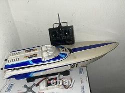 Vintage Traxxas Nitro Vee Boat WithRemote/Engine. Ect For Parts Or Repairs
