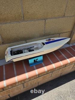 Vintage Traxxas Nitro Vee Gas RC Boat 3510 For Parts Or Restoring Futaba Servos