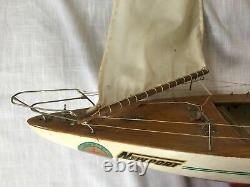 Vintage estate 31 Model Yacht Sail Boat Ship Movable Rudder-for Parts Or Repair