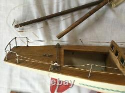 Vintage estate 31 Model Yacht Sail Boat Ship Movable Rudder-for Parts Or Repair