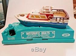 Vtg 1967 Ideal Motorific Boats -king Of The Sea- For Parts No Motor Not Working